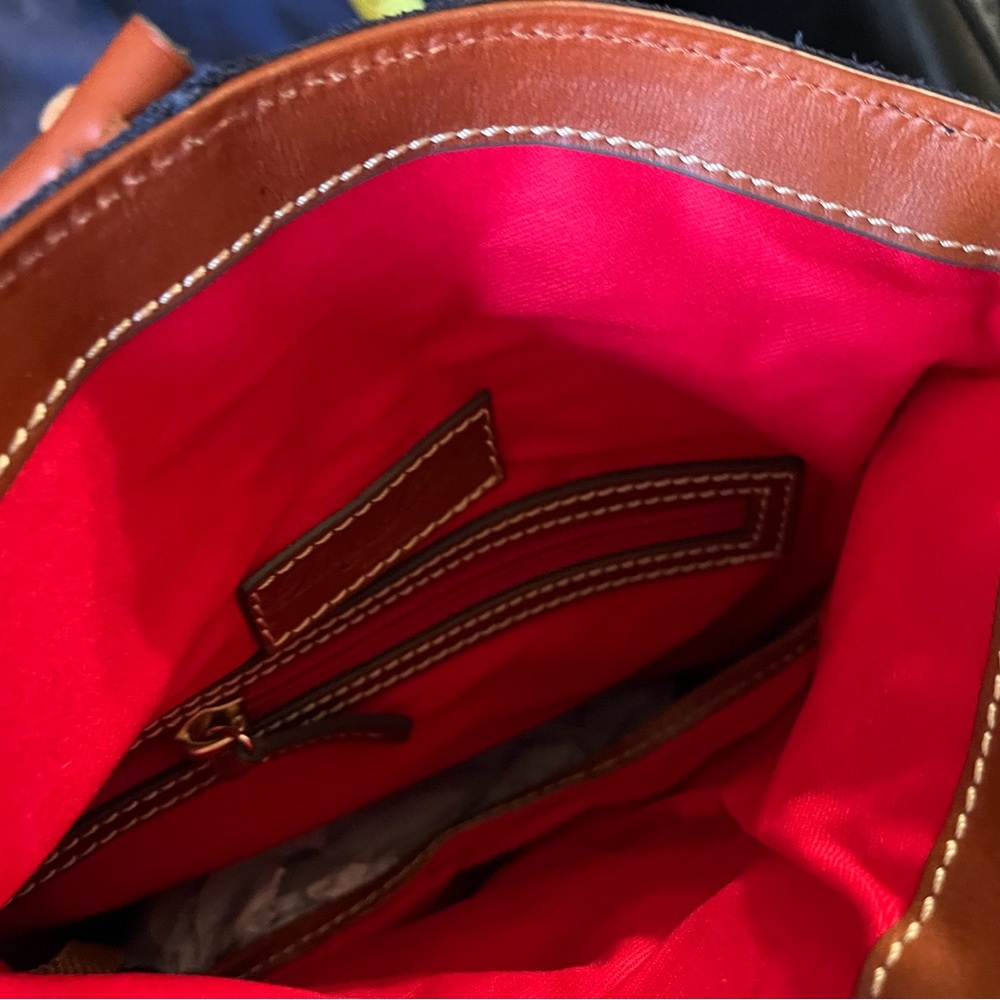 Dooney @ Bourke navy suede crossbody bag. - Picture 4 of 8